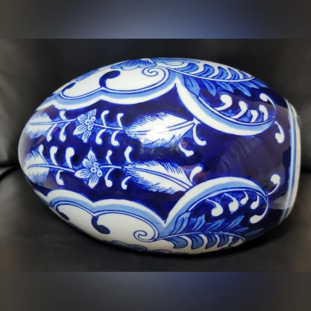 Cobalt Blue & White Chinoiserie Large 3D Egg Shape Ceramic Pottery ~ 8 inches H - Picture 15 of 17